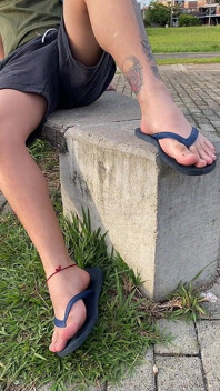 Bacia Le Piante Dei Miei Piedi Come Se Fossero Il Tuo Dio