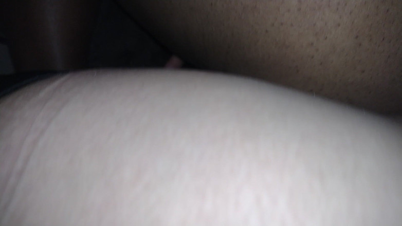 Jr and denies: 她射在她朋友的身上