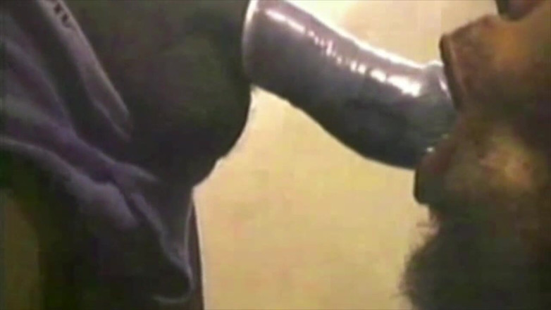 GAY VINTAGE PORN: Вінтажне порно. Темношкіра трахається в соксі