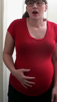 Guardo la mia figliastra incinta di 6 mesi e mezzo