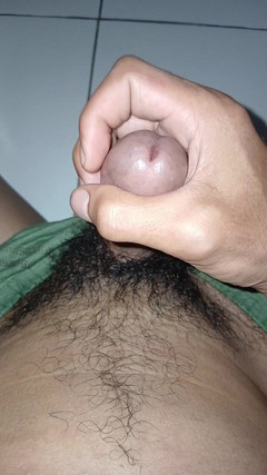 Amazingbeautycum: Avec Un Employé De Minimarché Après S’être Masturbé