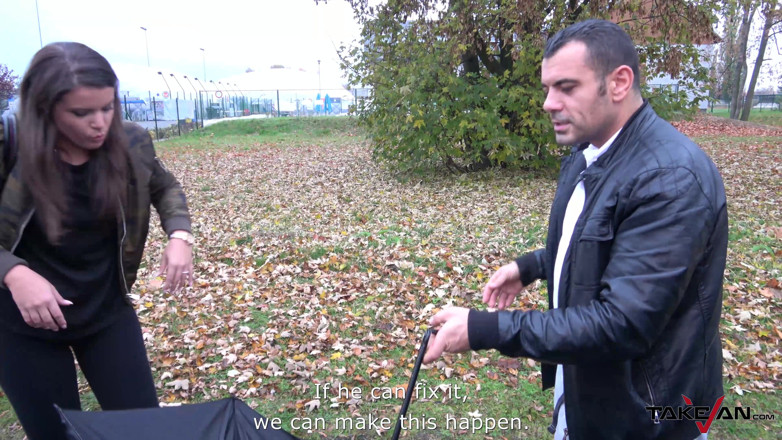 Take Van: Ingoiatore di sborra con ombrello rotto viene tradito mentre fa...