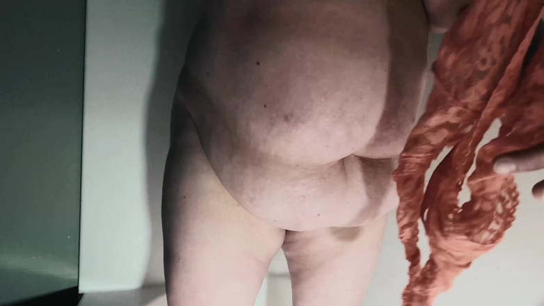 SexyNEBBW: 팬티를 입고 오줌 싸는 팬티 플레이