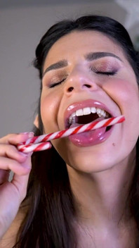 Festive Seduction - the Dark Elf