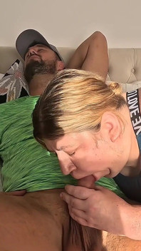 मेरी सौतेली मम्मी ने मुझे पकड़ लिया! Cum Denial