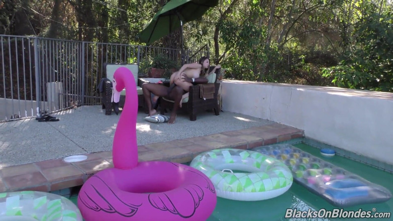 Blacks On Blondes: Quinn Wilde tries Mandingo's BBC
