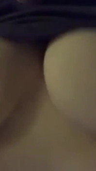 Gordinha metendo apertando meus peitos grandes