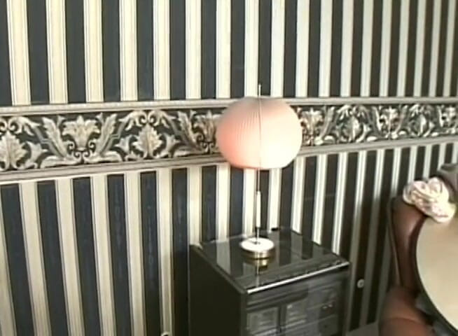 Bareback TV: Lelaki miang berkongkek di sofa