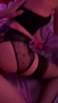 # 26 Star dessous mit strümpfen sanftem blowjob und sperma im mund