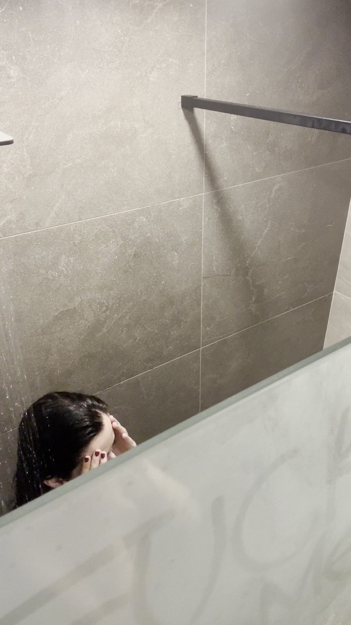 silicone_brunette: Kamera v mé koupelně