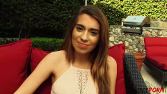 SaintPorn: Joseline为继父张开她剃光的阴户