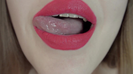 BustyVic: Close-up mond, lippen, tongfetisj