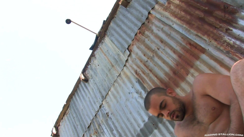 Raging Stallion: ถึงชายคนสุดท้าย: พายุที่มารวมตัวกัน