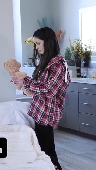 Jenna Ross Gets Fucked by Johnny and Sheena as Part of Their Breeding Deal