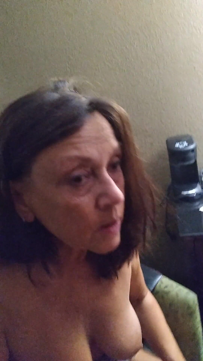 Candi Annie: Skvělý POV GILF - MILF šukání zralé Candi Annie