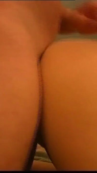Istriku adalah swinger yang hot... Pelacur asli!!