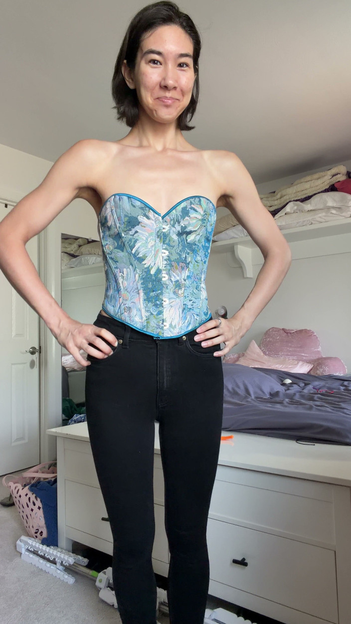 Ms_Emmy_Lynn: Sexy Juror-outfit