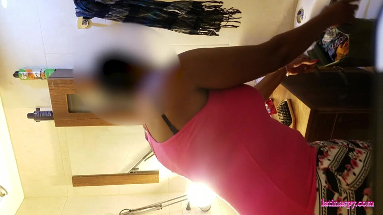 Latinaspy: 黒くて厚いtocaculosは彼のペニスで遊びたいです