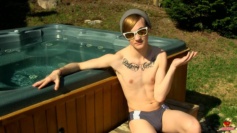 Phoenixxx: Menikmati Matahari dengan Skyler