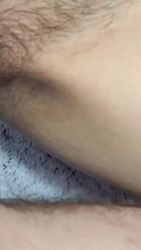 털이 무성한 보지에 정자를 많이 빼주기