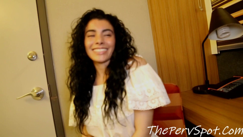 The Perv Empire: Maya Morena gibt einen tollen blowjob &amp; bekommt eine enge muschi...