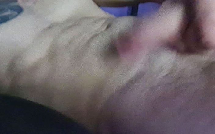 Nice cock videos: Seule à la maison...