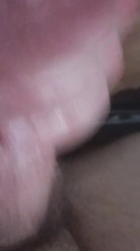 Masturbación con la mano en casa