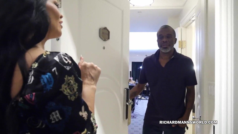 Richard Manns World: Хотвайф Eliza Rae