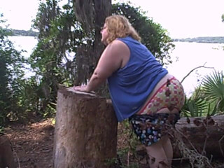 BBW nurse Vicki adventures with friends: Taşra halkı şaplak atıyor