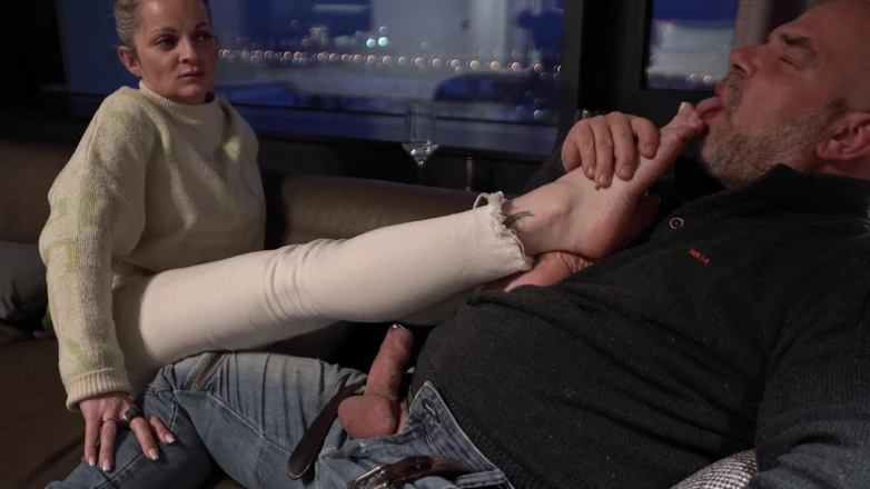 Sabdeluxe: Socks Foot Worship
