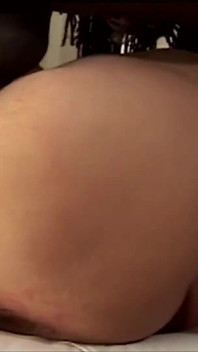 Toket besar cewek jalang kulit putih ini dientot habis-habisan sama kontol besar pria kulit hitam sampai dicrot di dalam