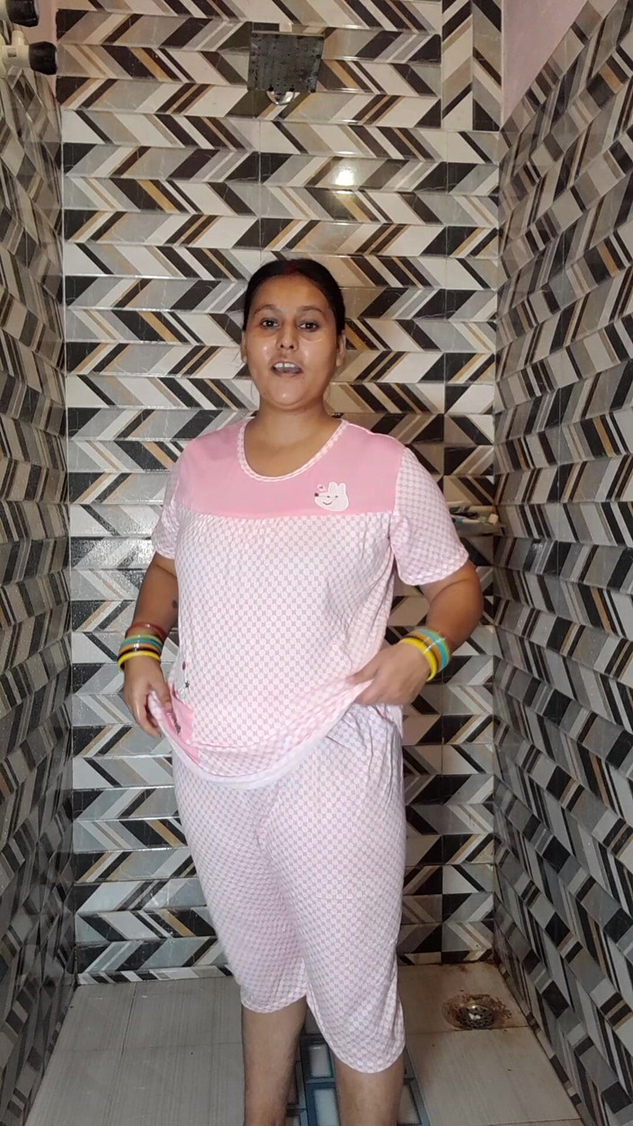 Puja ki jawani: Delicious Puja Bhabhi Bathroom Blog