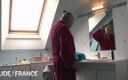 La France a Poil: Napalony stary zboczeniec prosi swoją azjatycką pielęgniarkę o ruchanie