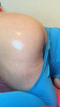 Gadis webcam dengan pantat bahenol ini dientot habis-habisan di depan kamera!! Sperma luar biasa di sini!