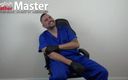 English Leather Master: Doktor v latexových rukavicích sph a cudnost
