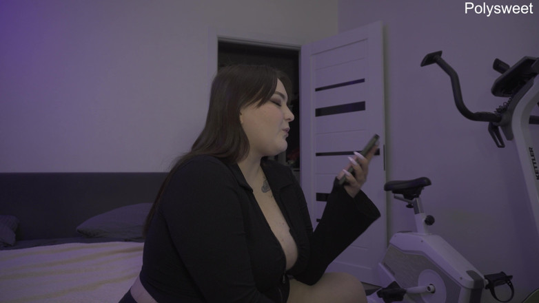 Polly Sweet: Porno příběh: Při druhém análním sexu v životě se pohyboval jako...