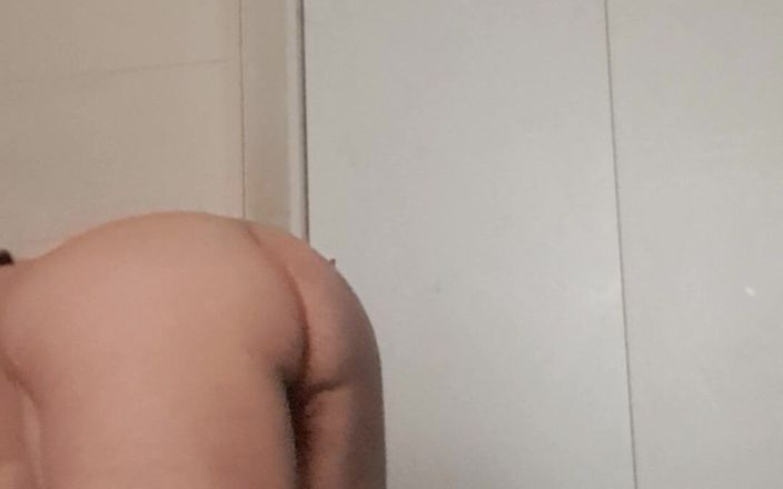 Mommy big hairy pussy: MILF Starting the Day