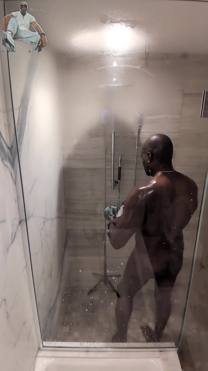Sir Maxximus: Masa mandi di hotel Chicago
