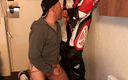 Gaybareback: Follada en motocicleta en hotel