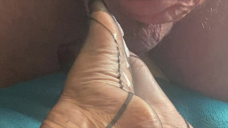 Mr MF: Mrs Mature Feet Getting Special Cream on Her Ff Nylons