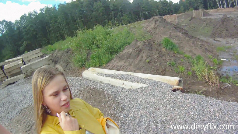 Fucking Glasses: 在建筑工地上性交