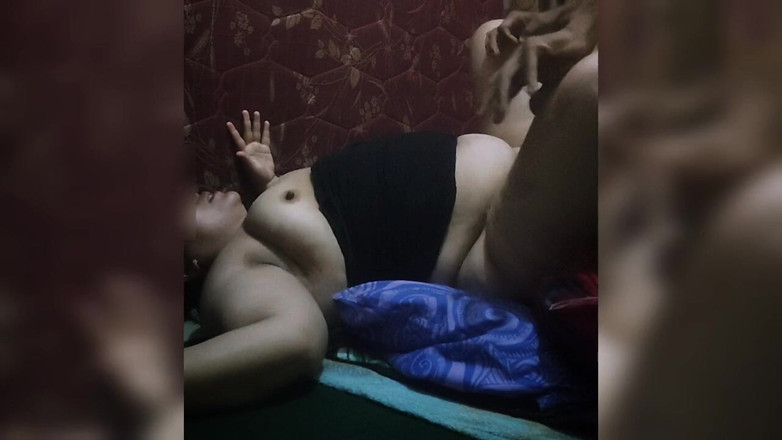 my_wife_chubby: 请干我。我的阴户已经湿了，我很饥渴