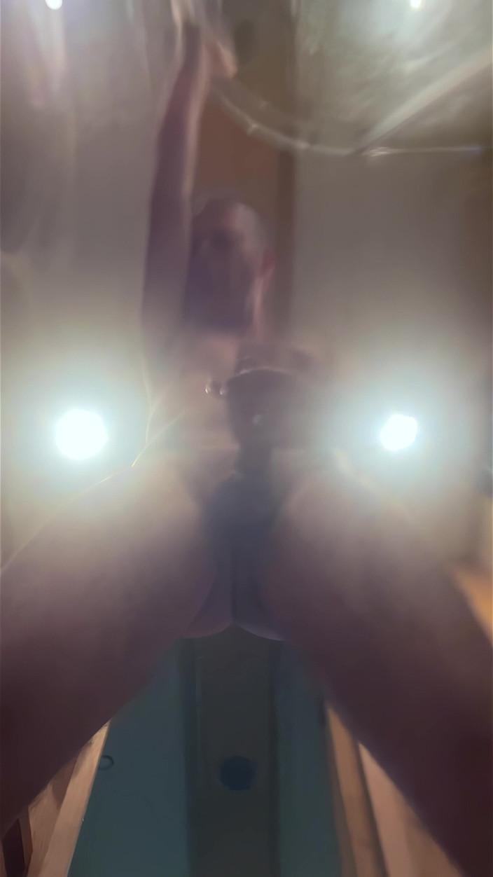 NakedFoxx: Sudut pandangan pertama jantan lurus segar dari menara mandi ke...