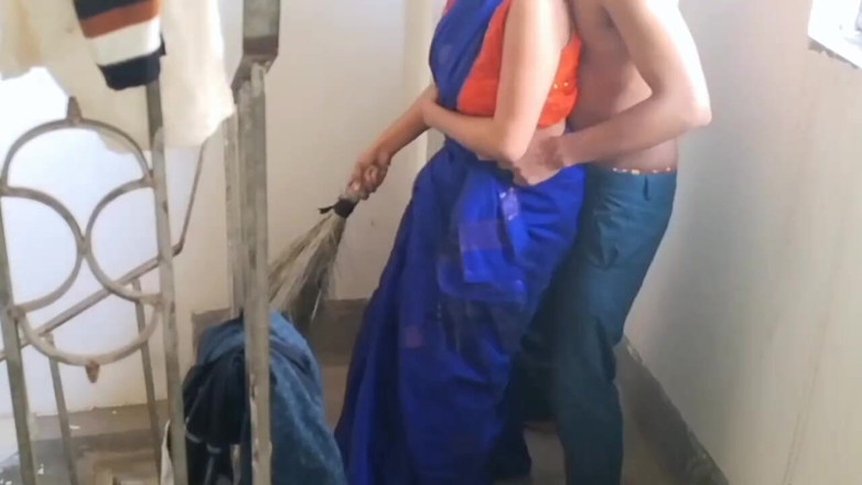 Fantacycutting: Fodendo a empregada muito duro em casa