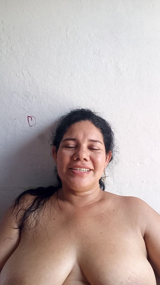 Valkyrieandluigy: Güzel uzmanım kız arkadaşını emiyor