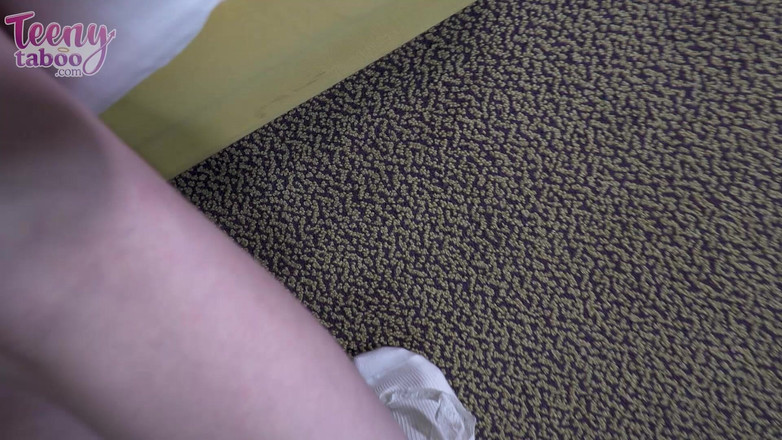 Teenytaboo: Lola và cha kế của cô ấy tận hưởng thời gian...