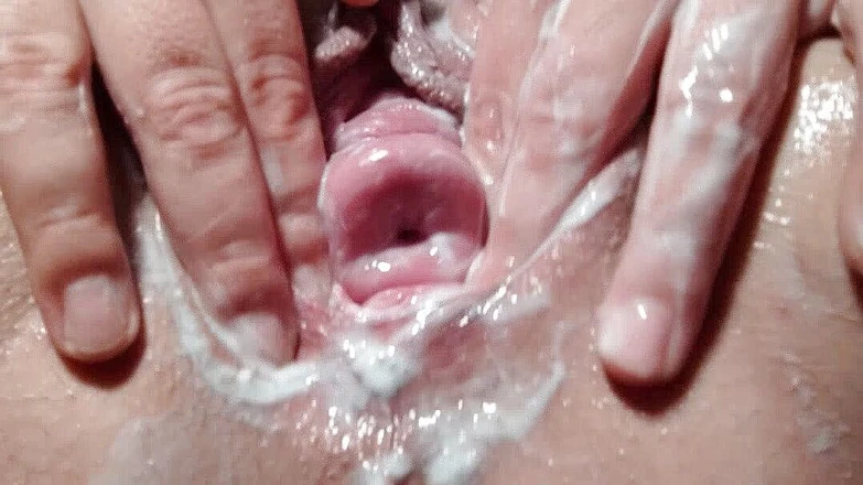 Putarankahotmilf: Lotion fetish, double fuck, bottle fuck and squirt