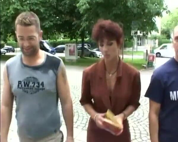 Deutsche Damen: Zrzka německá učitelka stříká s po dp gangbang