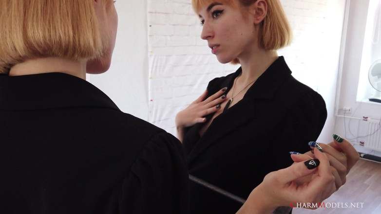 CharmModels: Lilly Mays med den fantastiska kroppen i spegeln