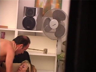 My porn family: Blonďatá milf šukání kundičky, orgasmus v ústech